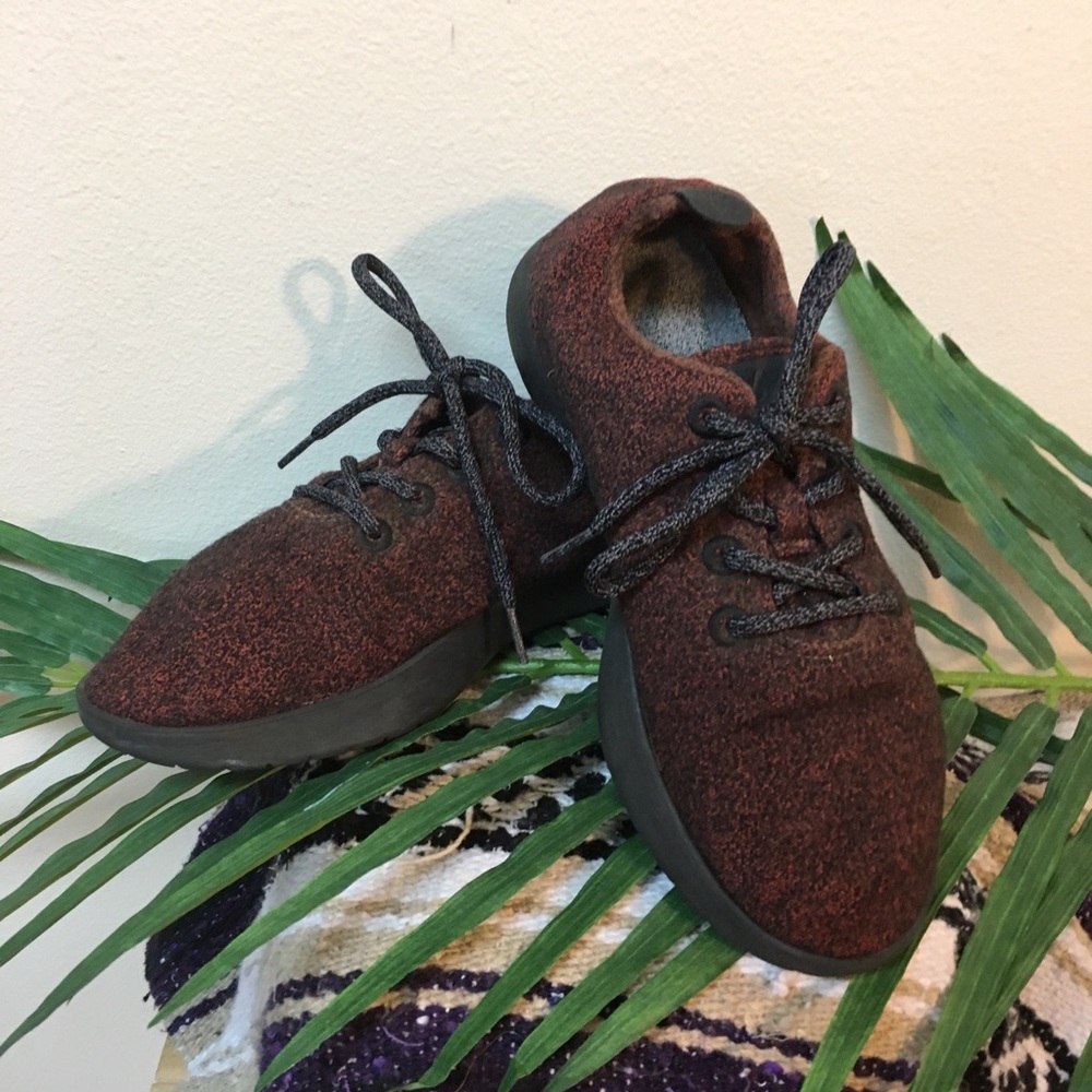 Allbirds the wool runner red and black